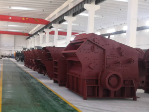 反擊式破碎機(jī)的破碎原理、結(jié)構(gòu)特點(diǎn)及應(yīng)用