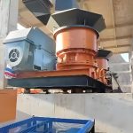 振動(dòng)電機(jī)燒毀防治:從螺栓松動(dòng)到散熱不良的全面應(yīng)對(duì) 3 立式復(fù)合破碎機(jī)破碎過(guò)程變緩的原因分析