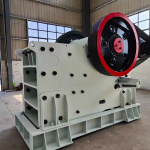 顎式破碎機(jī)電機(jī)一體化設(shè)計和分體式有什么不一樣？